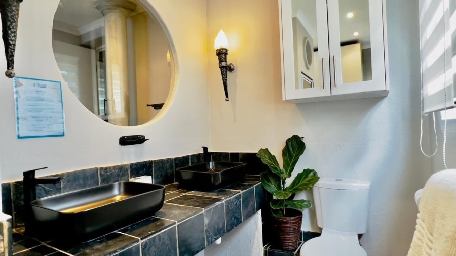 Commercial Property for Sale in Paradise Western Cape